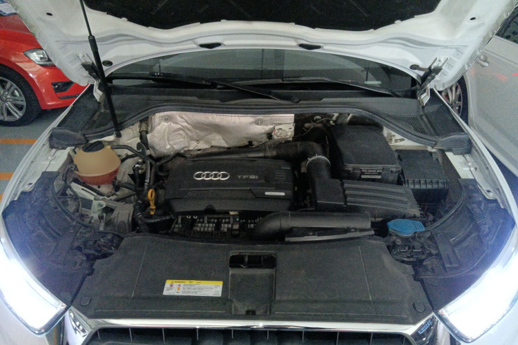 奥迪Q3 2016款 40 TFSI quattro 全时四驱运动型机舱底盘24