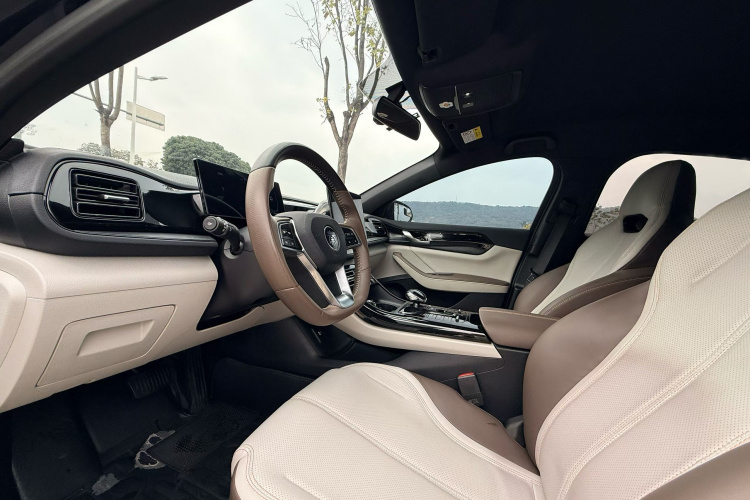 比亚迪 秦PLUS 2023款 冠军版 DM-i 55KM领先型中控内饰7002