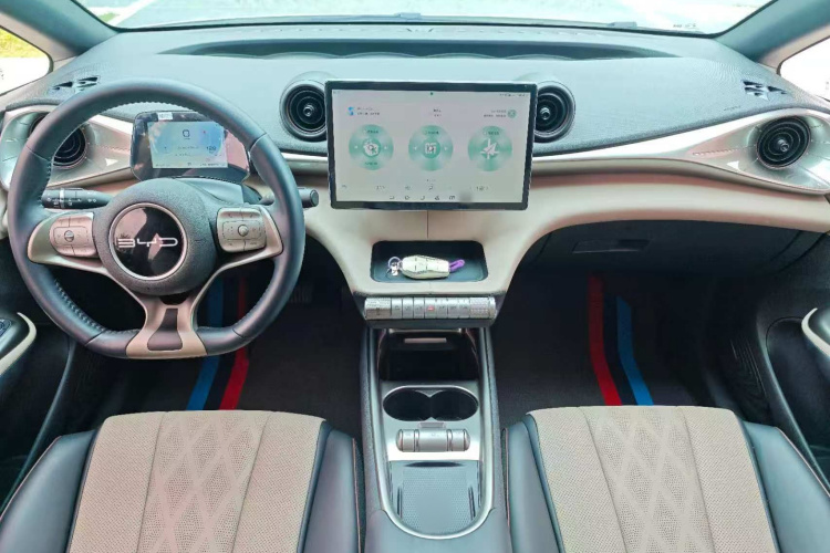 比亚迪 海豚 2023款 420km 时尚版中控内饰7004