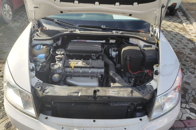 斯柯达 明锐 2015款 经典款 1.6L 自动逸杰版机舱底盘24