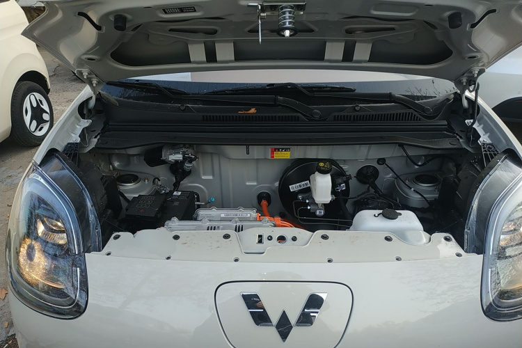 五菱汽车 宏光MINIEV 2025款 四门版 进阶款机舱底盘24