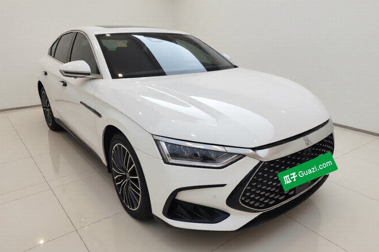 比亚迪 汉 2023款 DM-i 冠军版 121KM 尊荣型车身外观3