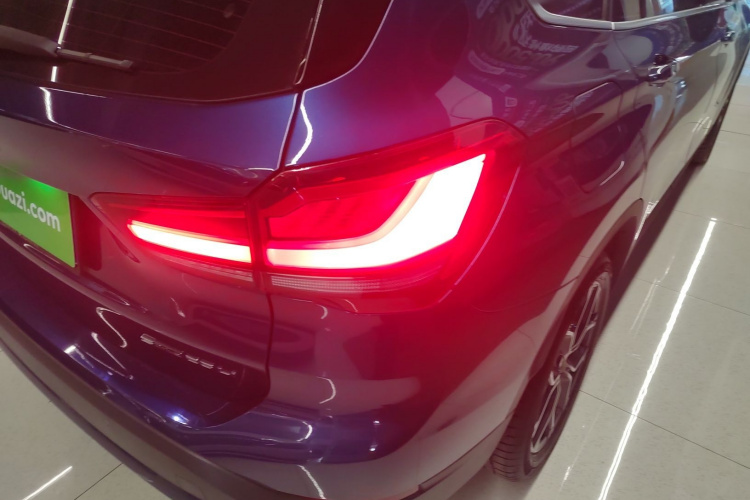 宝马X1 2021款 sDrive25Li 领先型车身外观6006