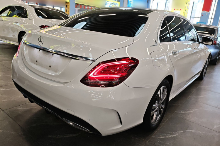 奔驰C级 2021款 C 200 L 时尚型运动版车身外观7