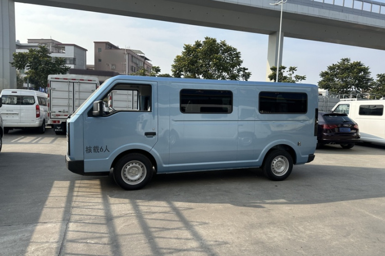 SRM鑫源新能源E3L 2025款 宁德53.58Kwh 365KM 实用型客车车身外观6003