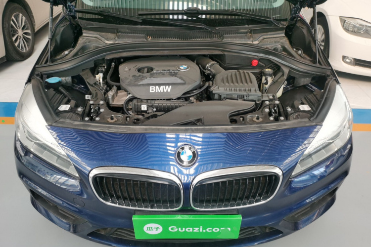 宝马2系旅行车 2016款 218i 领先型机舱底盘24