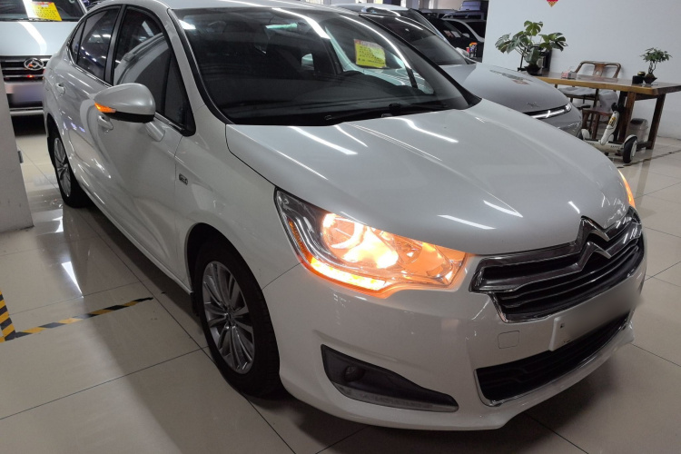 雪铁龙C4L 2015款 1.2T 自动豪华版车身外观6002