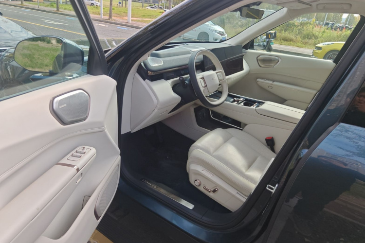 领克900 2025款 2.0T Ultra中控内饰20