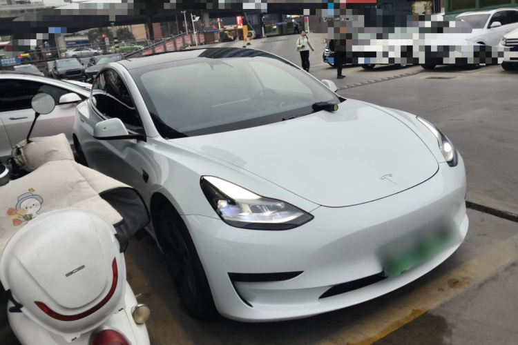 特斯拉 Model 3 2021款 标准续航后驱升级版车身外观3