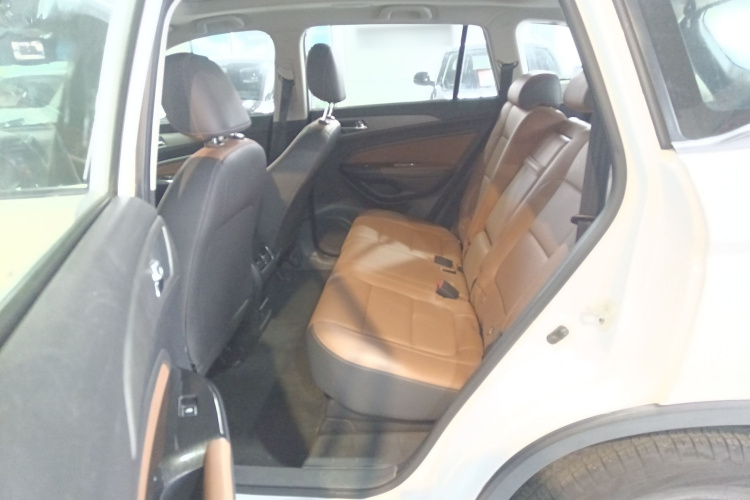 长安CS75 2017款 尚酷版 1.5T 自动锋享型中控内饰21