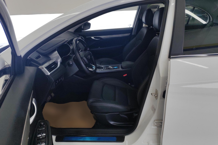 吉利汽车 帝豪 2019款 领军版 1.5L CVT向上互联型 国VI中控内饰19