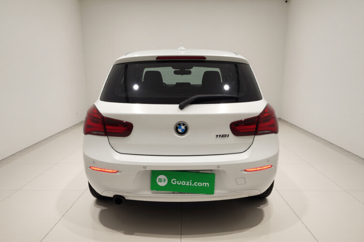 宝马1系(进口) 2016款 118i 都市设计套装车身外观6