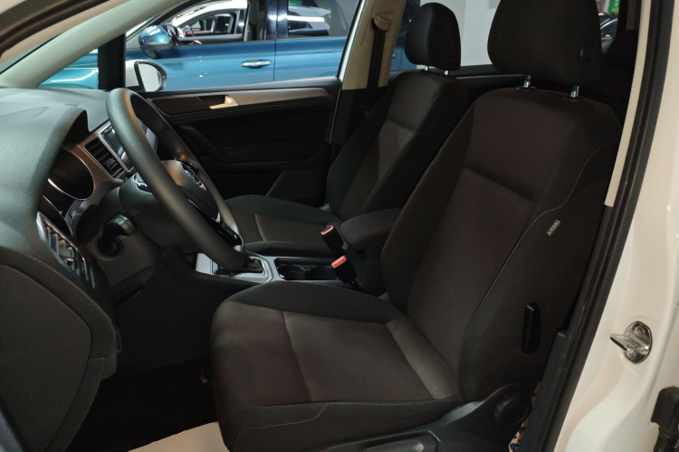 大众 高尔夫·嘉旅 2018款 1.6L 自动舒适型中控内饰19