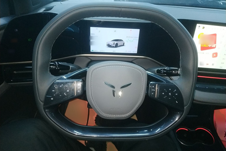 红旗EH7 2024款 690 Pro中控内饰13