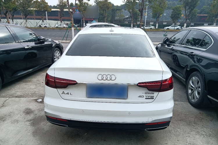 奥迪A4L 2020款 40 TFSI quattro 豪华动感型车身外观6