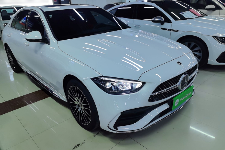 奔驰C级 2023款 C 200 L 运动版车身外观3