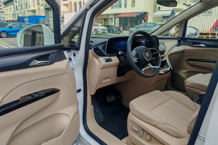 别克GL8新能源 2025款 陆尚 先享版 7座中控内饰7007