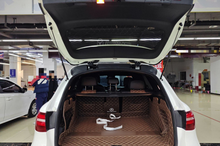 奔驰GLC 2019款 改款 GLC 300 L 4MATIC 动感型机舱底盘23