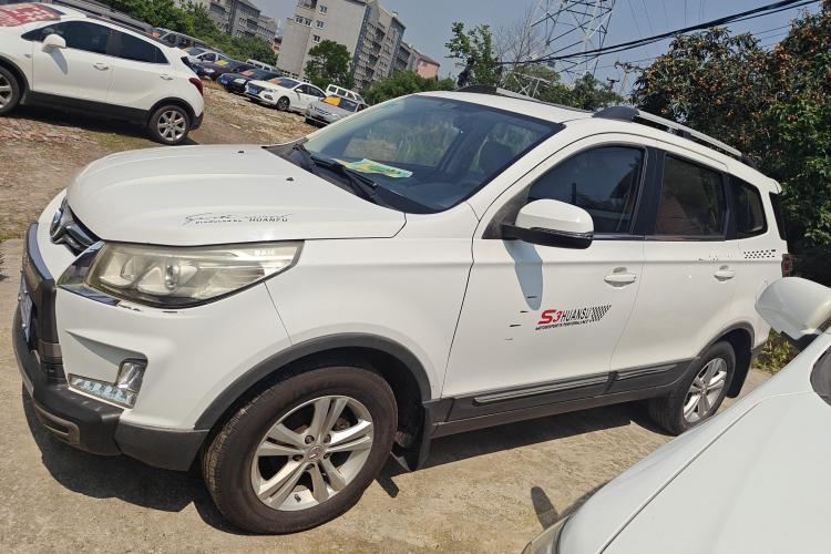 北汽幻速S3 2017款 1.5L 手动豪华型车身外观4