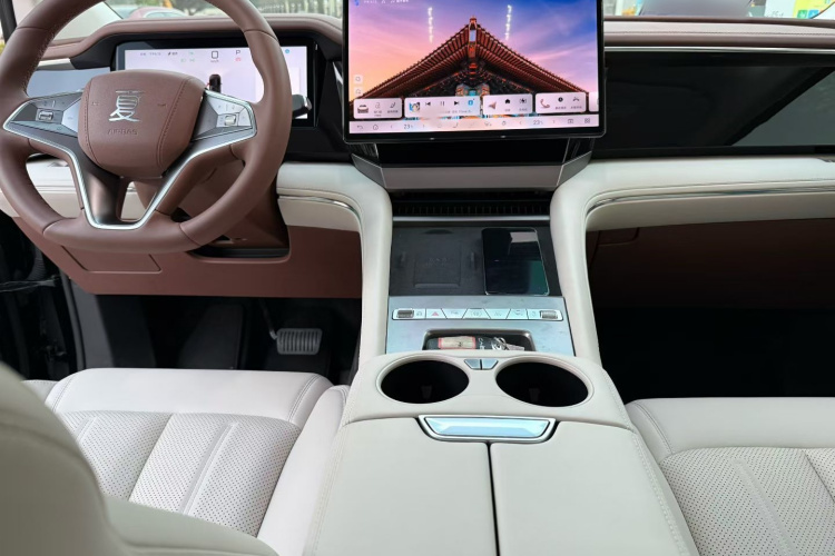 比亚迪 夏 2025款 DM-i 1.5T 180km 超越型中控内饰7002