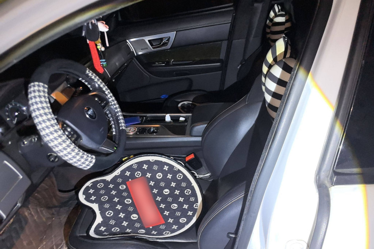 捷豹XF 2015款 XF 3.0 SC R-Sport 豪华版中控内饰19