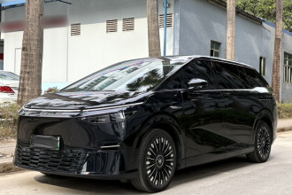 小鹏X9 2025款 740超长续航 Max