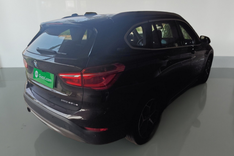 宝马X1新能源 2019款 xDrive25Le 豪华型车身外观7