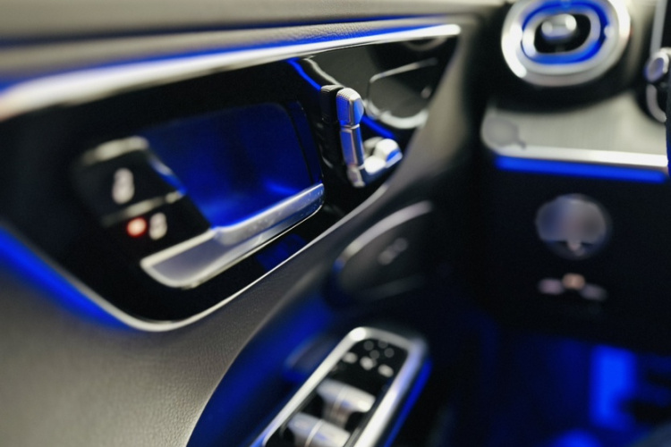 奔驰C级 2023款 改款 C 260 L 运动版中控内饰7009