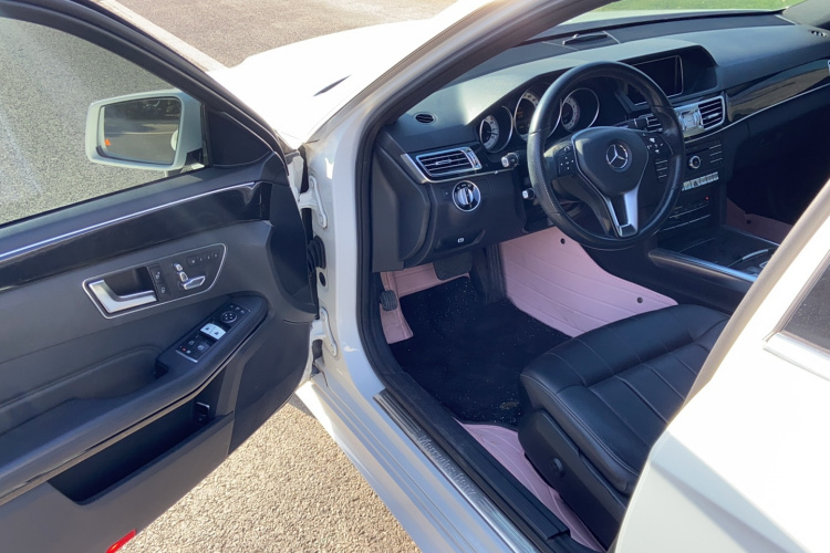 奔驰E级 2015款 改款 E 260 L 运动时尚型中控内饰7003