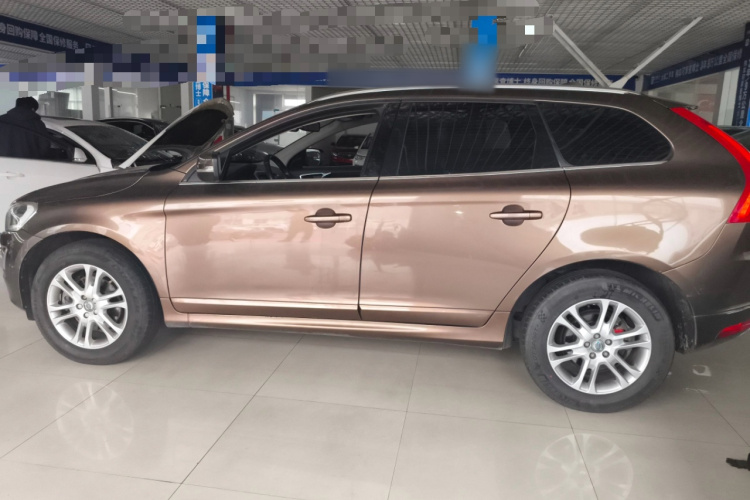 沃尔沃XC60 2016款 T5 智行版车身外观4