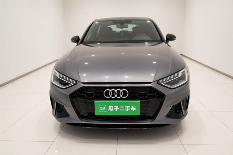 奥迪A4L 2024款 40 TFSI 豪华动感型车身外观2