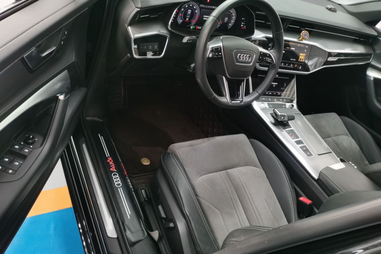 奥迪A6L 2020款 40 TFSI 豪华动感型中控内饰7003