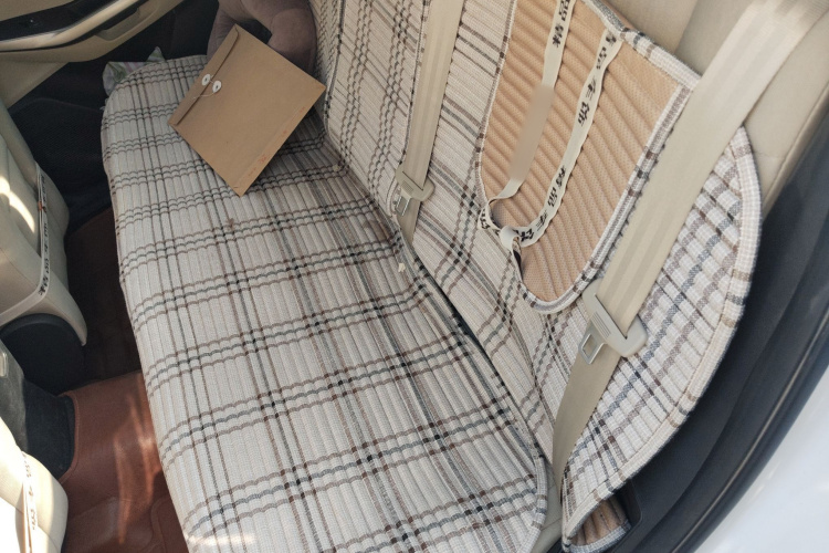 福特 福睿斯 2017款 改款 1.5L 手动舒适型中控内饰21