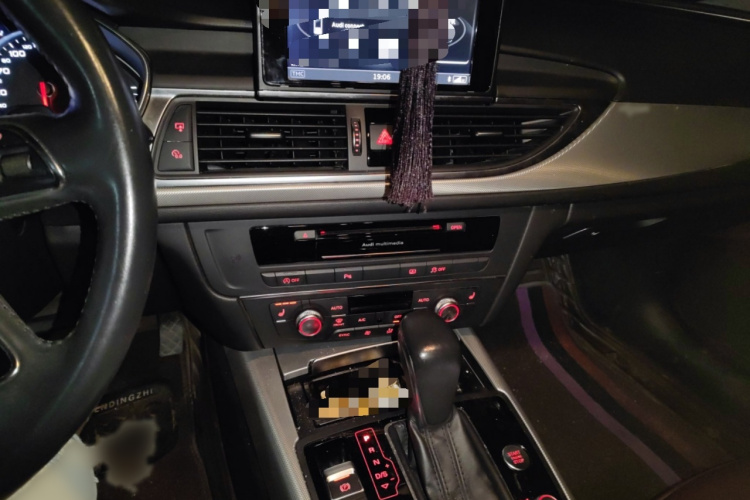 奥迪A6L 2018款 30周年年型 35 TFSI 时尚型局部细节16