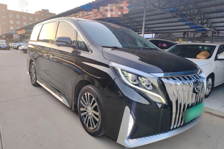 广汽传祺 传祺M8 2023款 领秀系列 390T 尊贵版车身外观6002