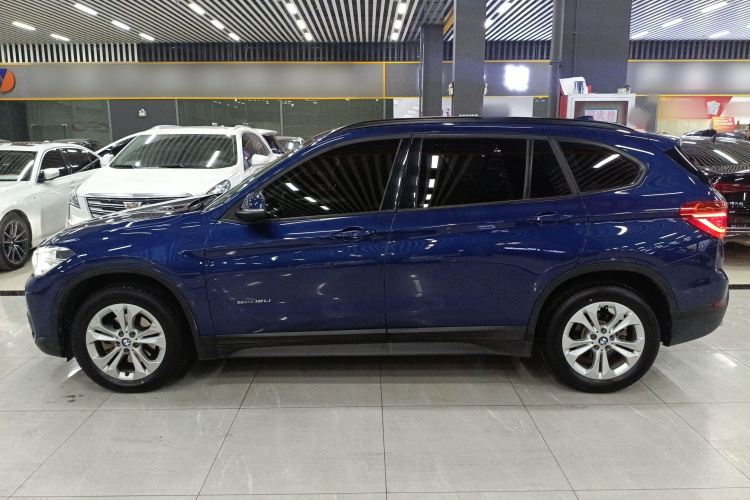 宝马X1 2016款 sDrive18Li 尊享型车身外观4