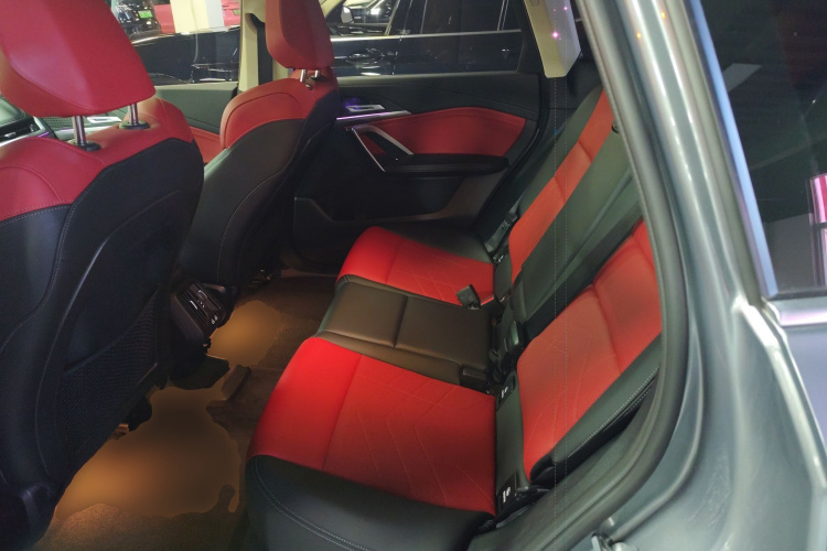 宝马iX1 2023款 eDrive25L M运动套装中控内饰21