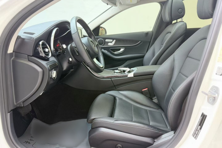 奔驰C级 2018款 C 200 L 运动版中控内饰7003