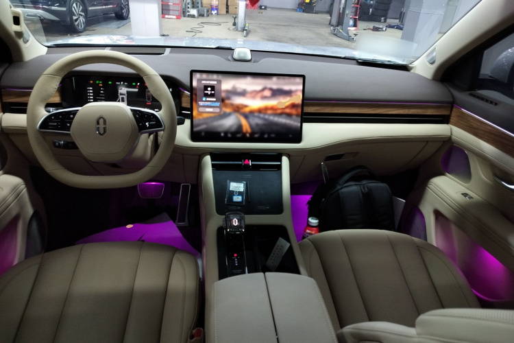 鸿蒙智行 问界M7 2024款 1.5T 后驱Plus版 5座中控内饰12