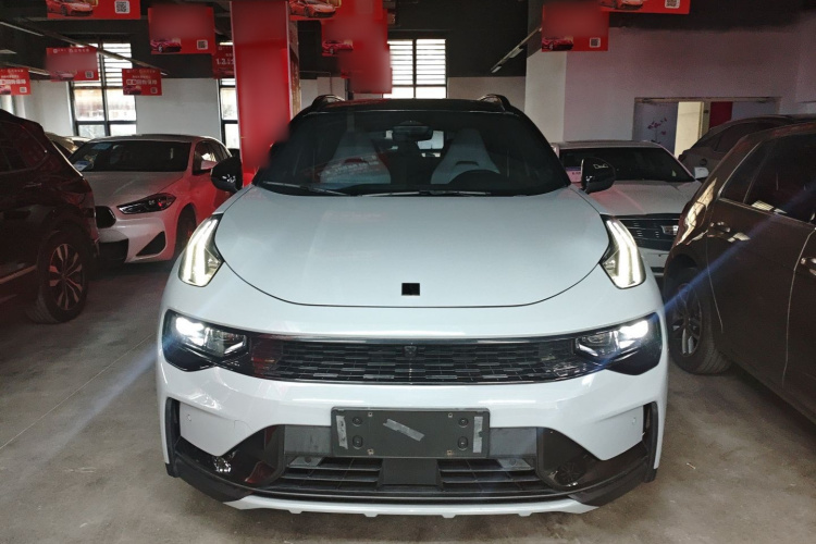 领克01 2023款 1.5TD EM-F 晨曦车身外观2