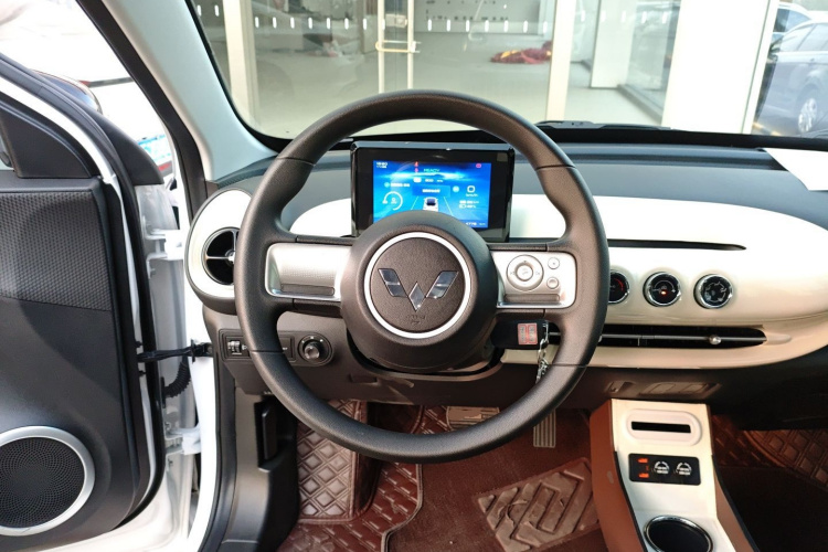 五菱汽车 五菱缤果 2024款 203km 轻享款中控内饰13