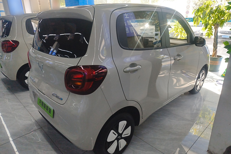 五菱汽车 宏光MINIEV 2025款 四门版 臻享款车身外观7