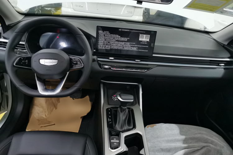 吉利汽车 帝豪 2025款 第4代 1.5L CVT尊贵型中控内饰12