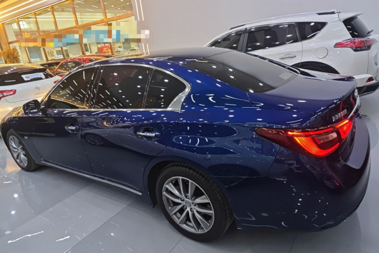 英菲尼迪Q50L 2018款 2.0T 舒适版 国VI车身外观6003