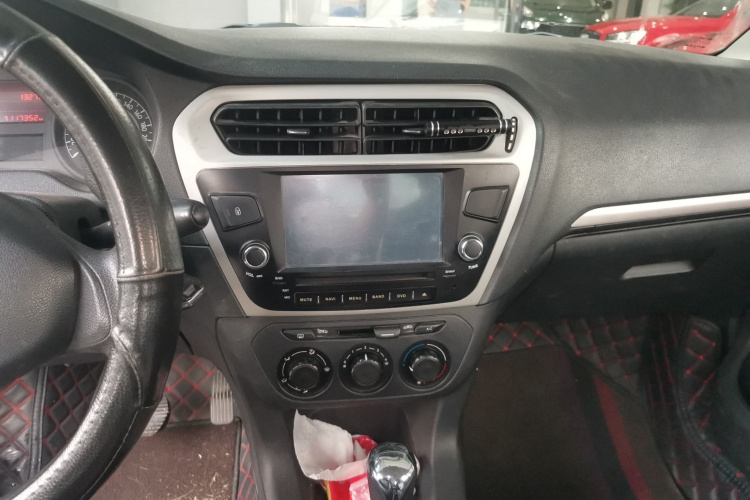 标致301 2014款 1.6L 自动舒适版局部细节16