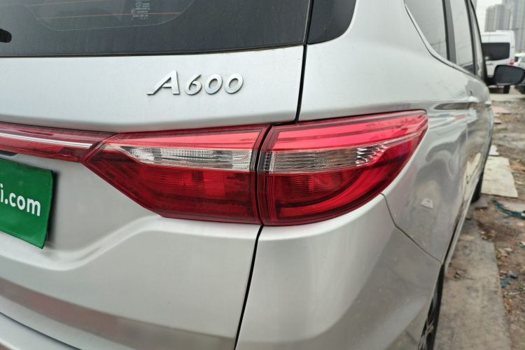 长安凯程 长安欧尚A600 2018款 1.5L 手动精英型车身外观9