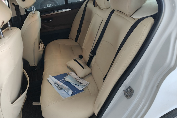 宝马5系(进口) 2015款 520i 典雅型中控内饰21