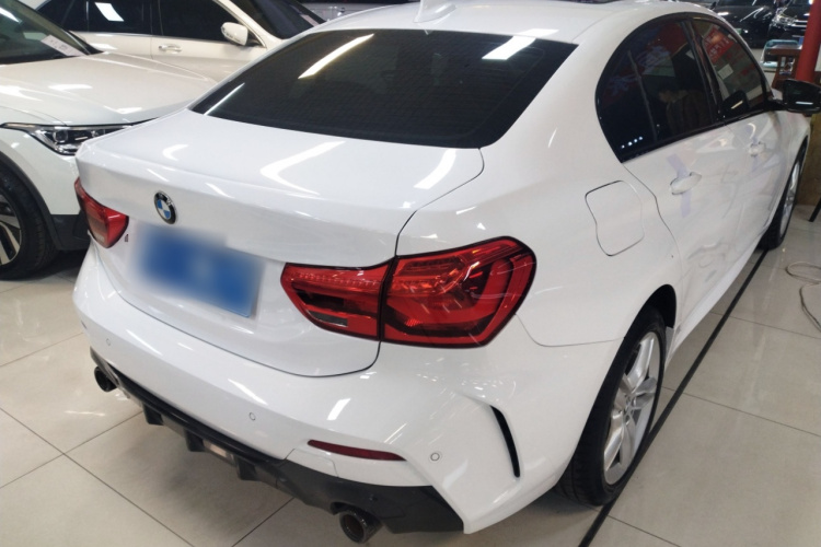 宝马1系 2021款 120i M运动曜夜版车身外观7