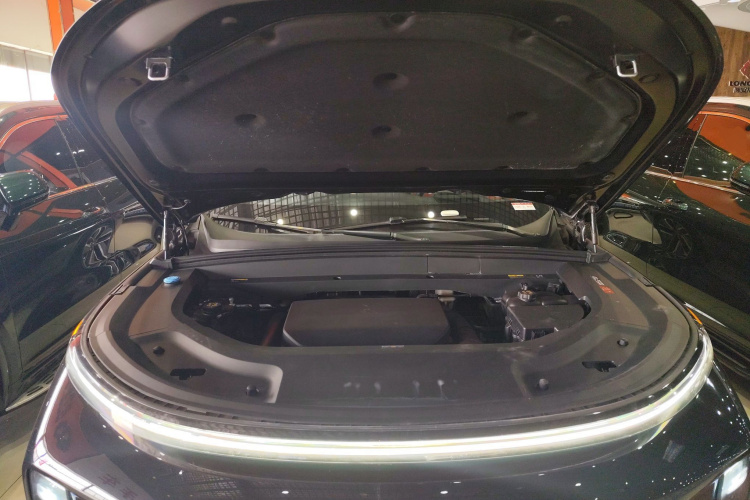 理想汽车 理想L9 2022款 Max机舱底盘24