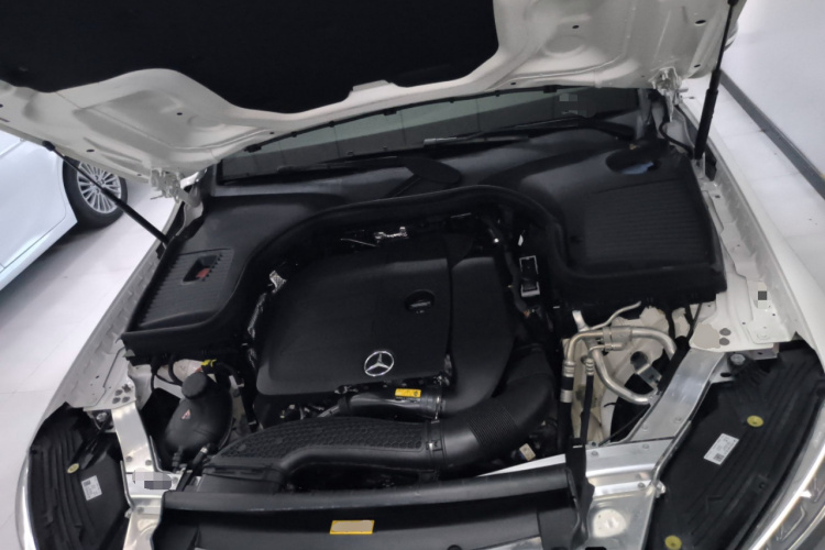 奔驰GLC 2022款 改款二 GLC 260 L 4MATIC 豪华型机舱底盘24